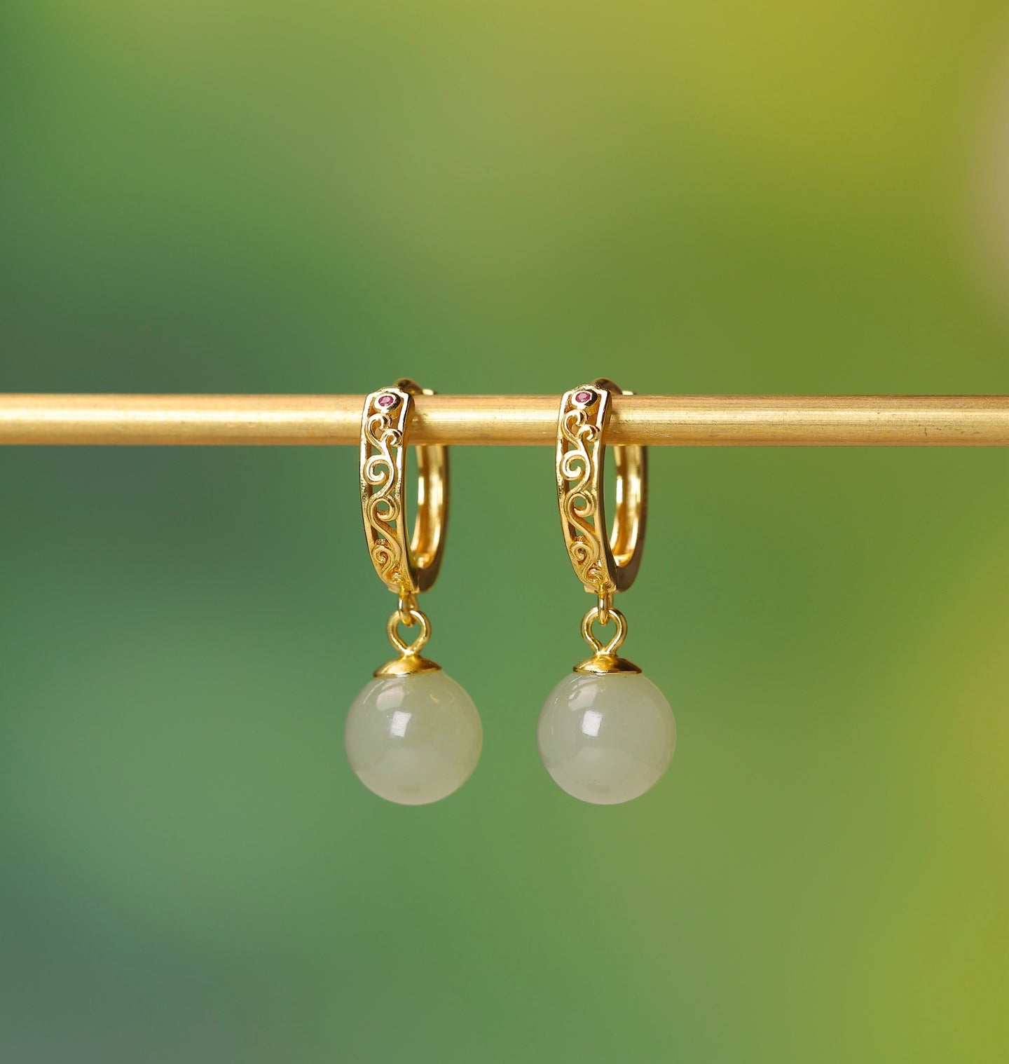 925_Silver_Q_Nephrite_Earrings_Fine_Texture