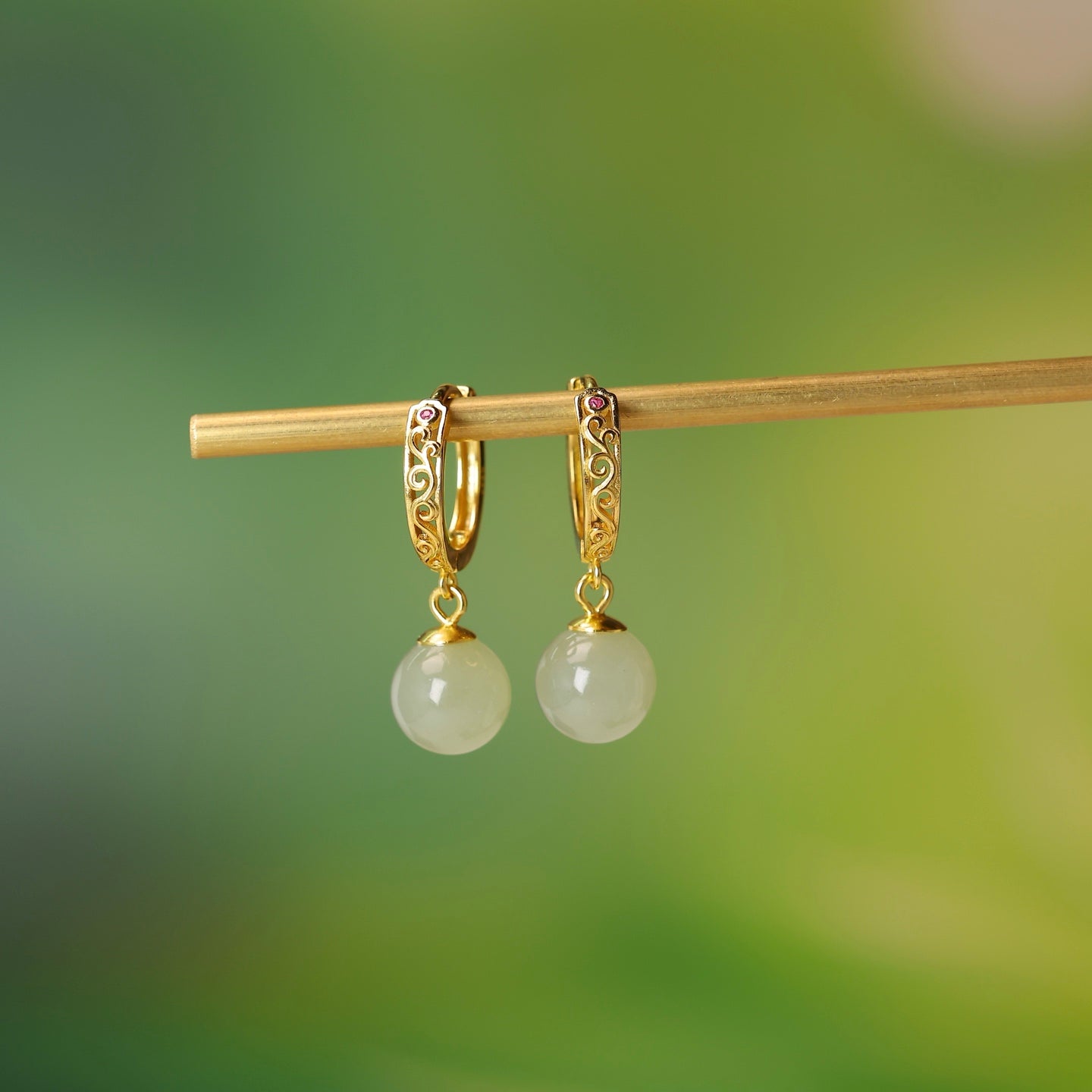 925_Silver_Q_Nephrite_Earrings_Fine_Texture