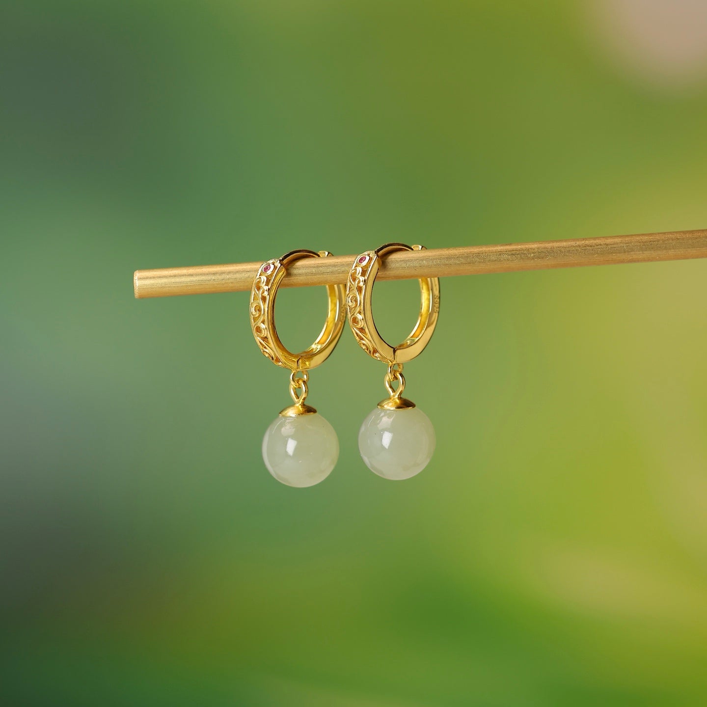 925_Silver_Q_Nephrite_Earrings_Fine_Texture