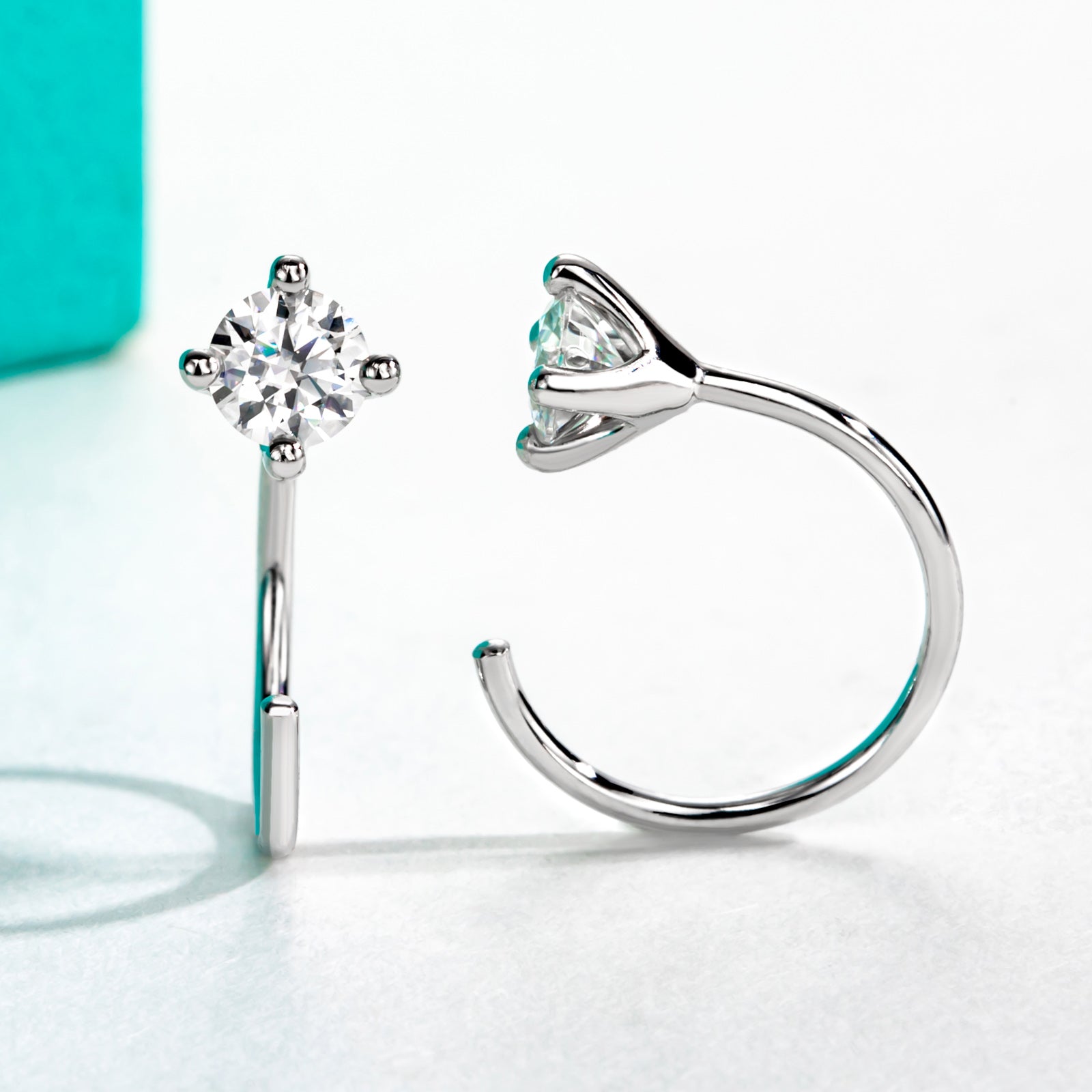 Round Cut Moissanite Hoop Earrings (0.6cttw)