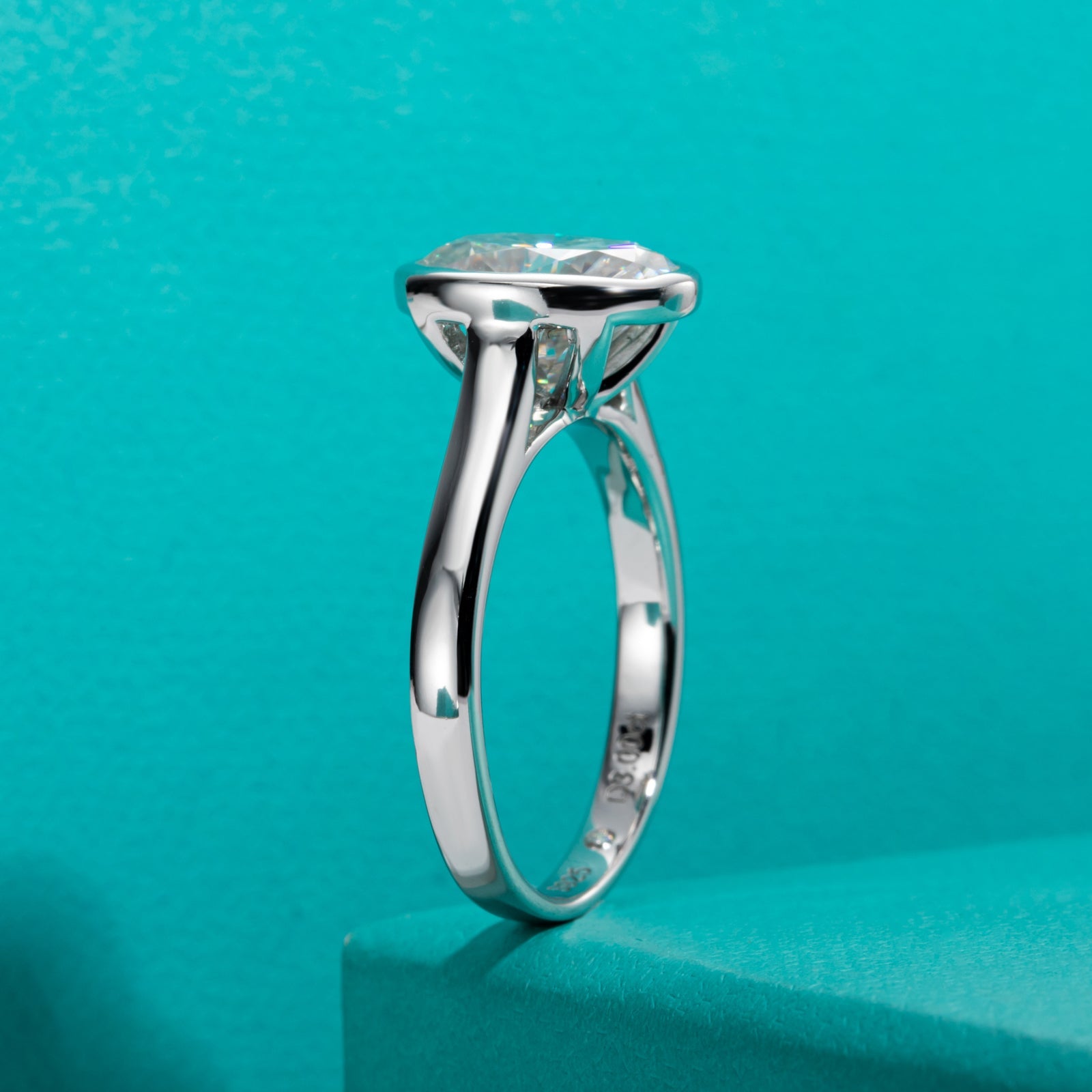 Oval Cut Bezel Moissanite Engagement Ring (3 ct)