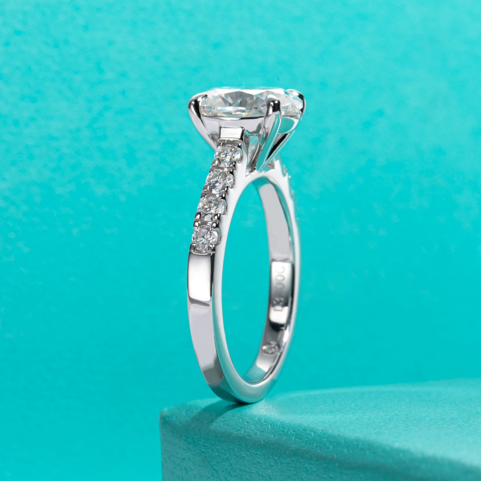 Oval Cut Pavé Moissanite Engagement Ring (3ct)