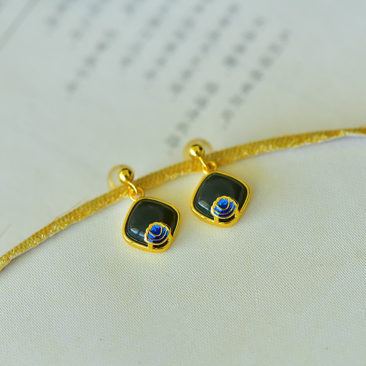 925_Silver_Q_Nephrite_Earrings_160