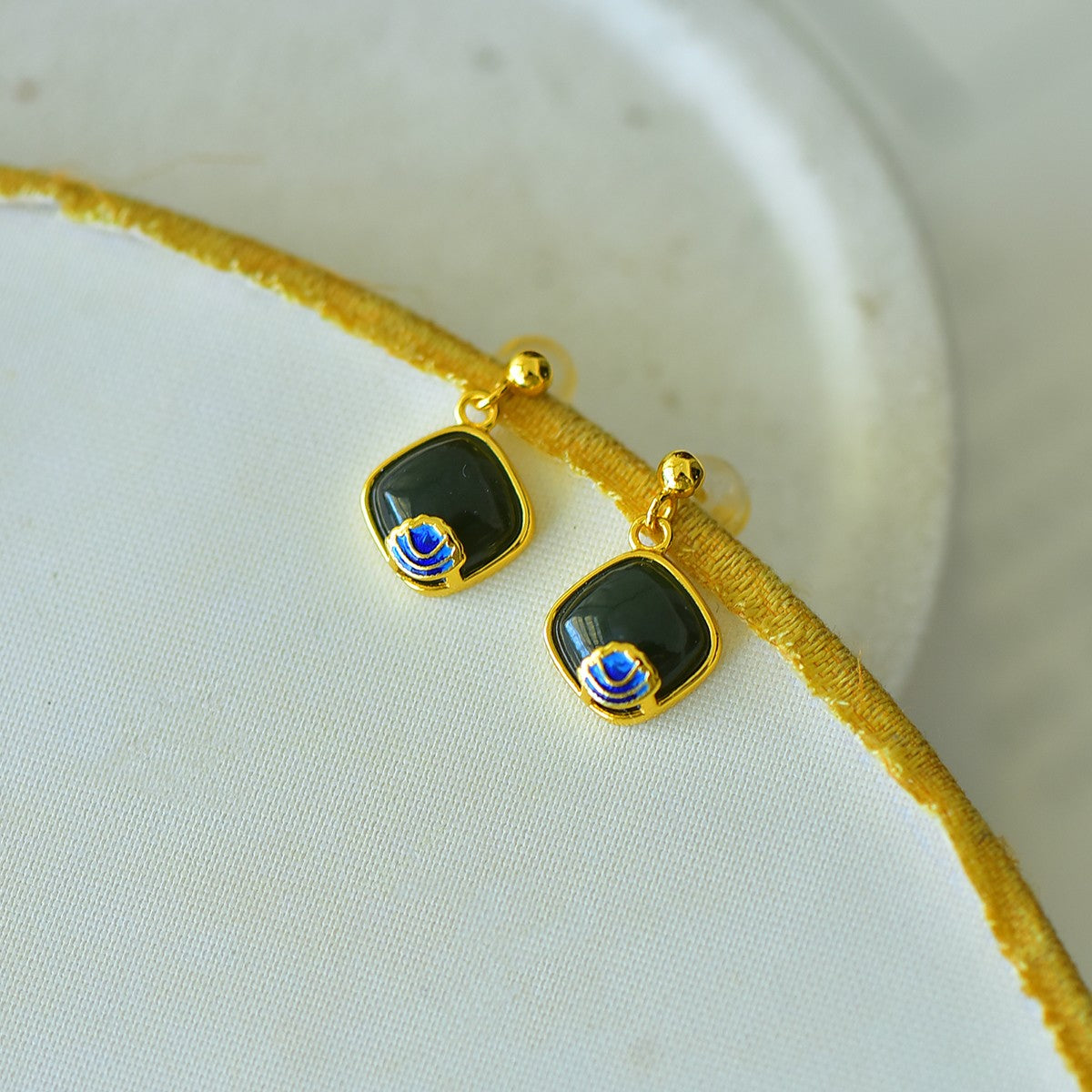 925_Silver_Q_Nephrite_Earrings_160