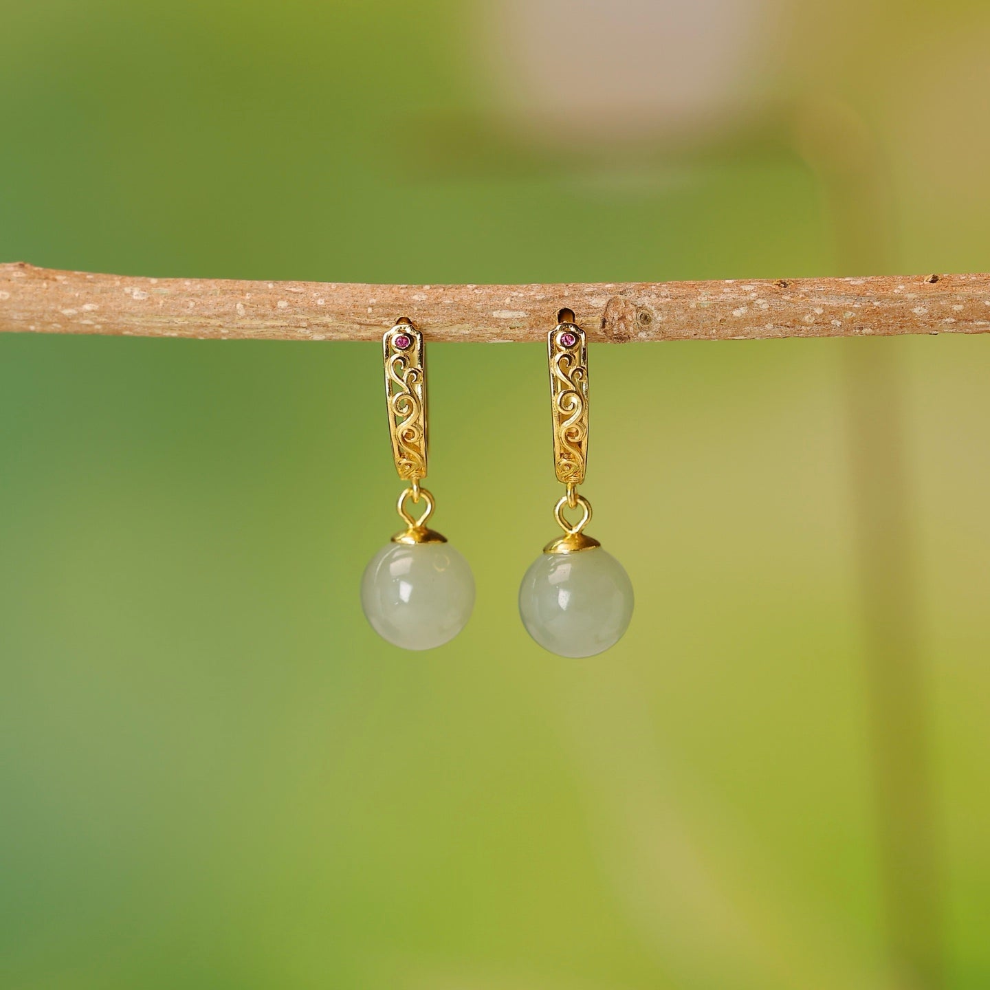 925_Silver_Q_Nephrite_Earrings_Fine_Texture