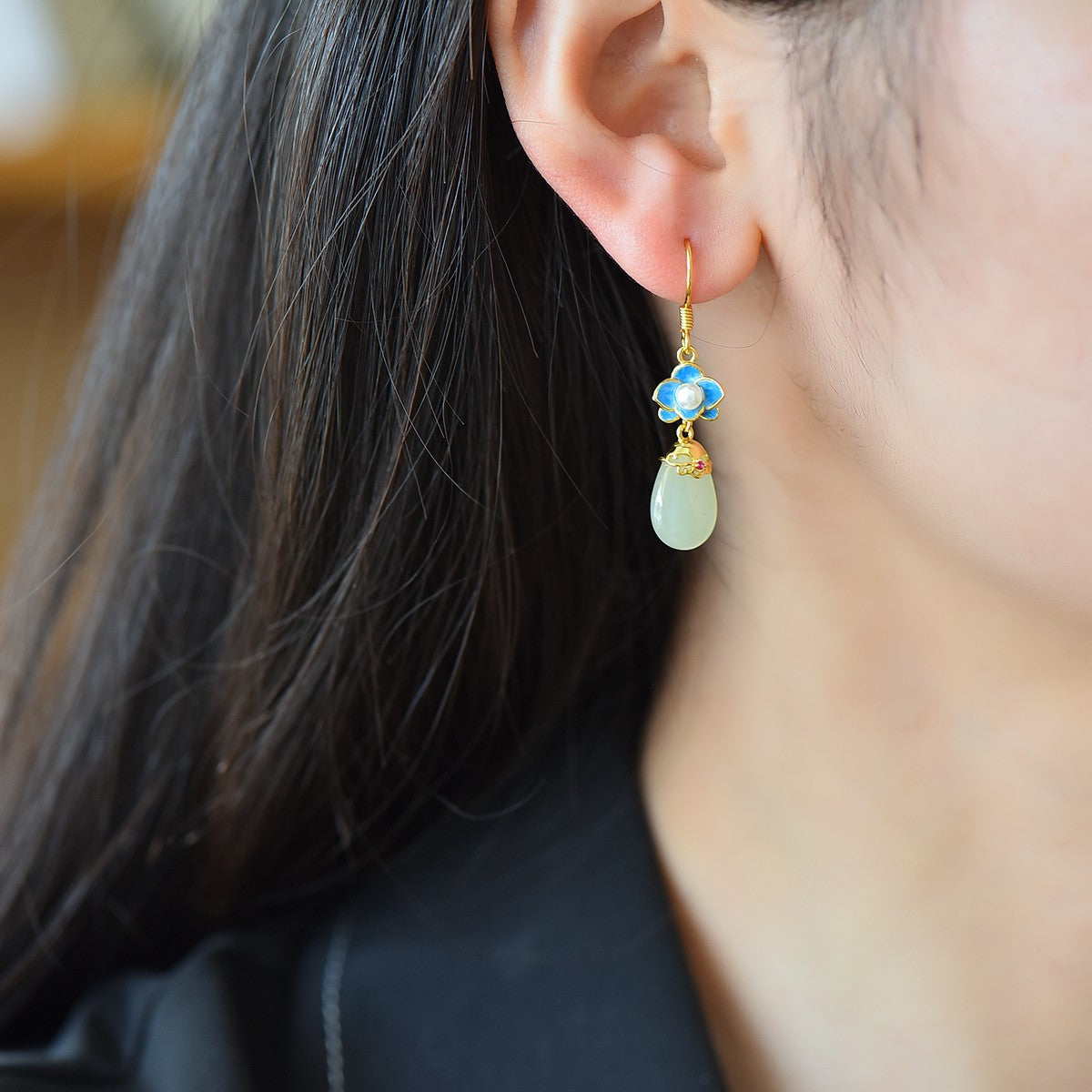 925_Silver_Q_Nephrite_Earrings