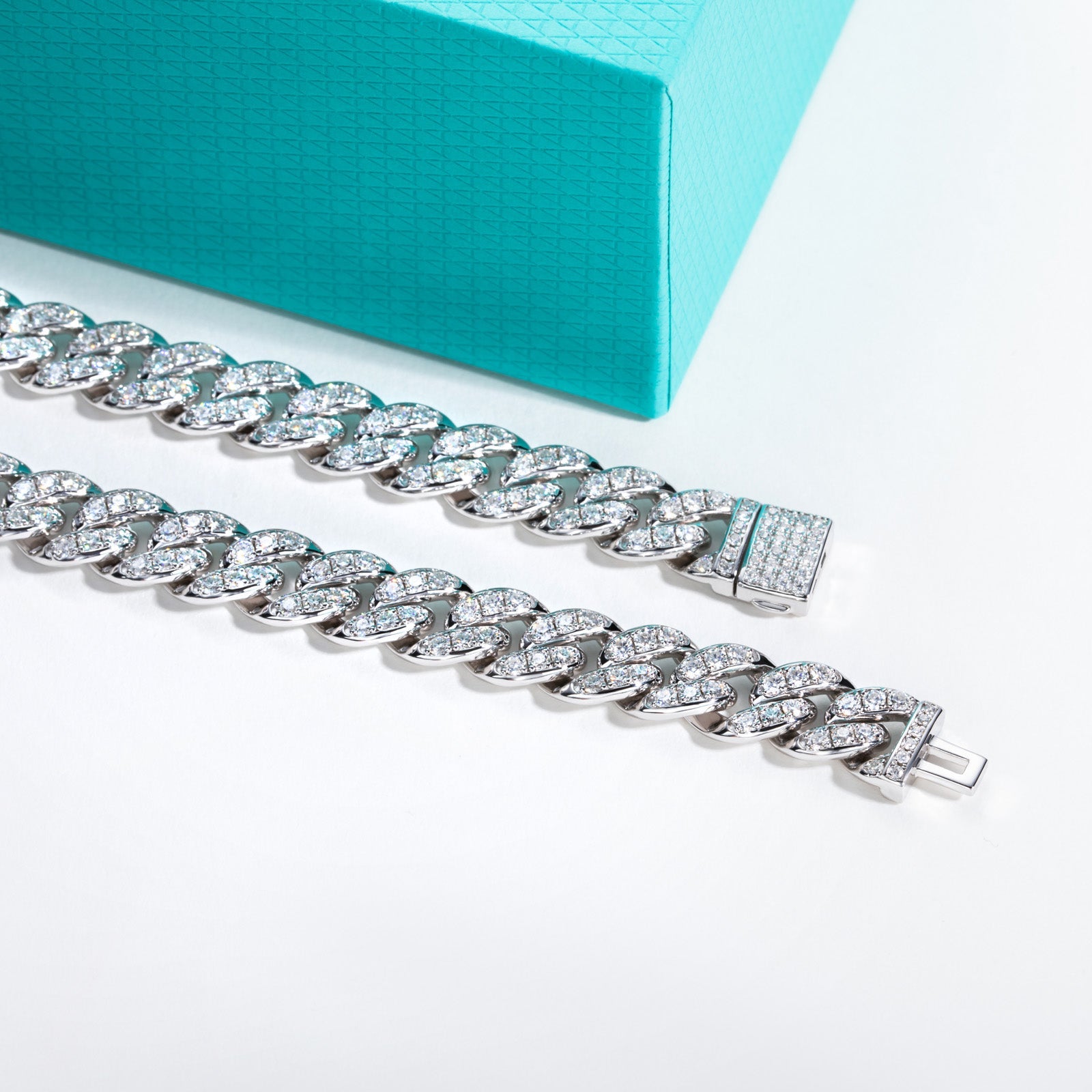 Moissanite Twisted Cuban Bracelet (1.36-5.17cttw)