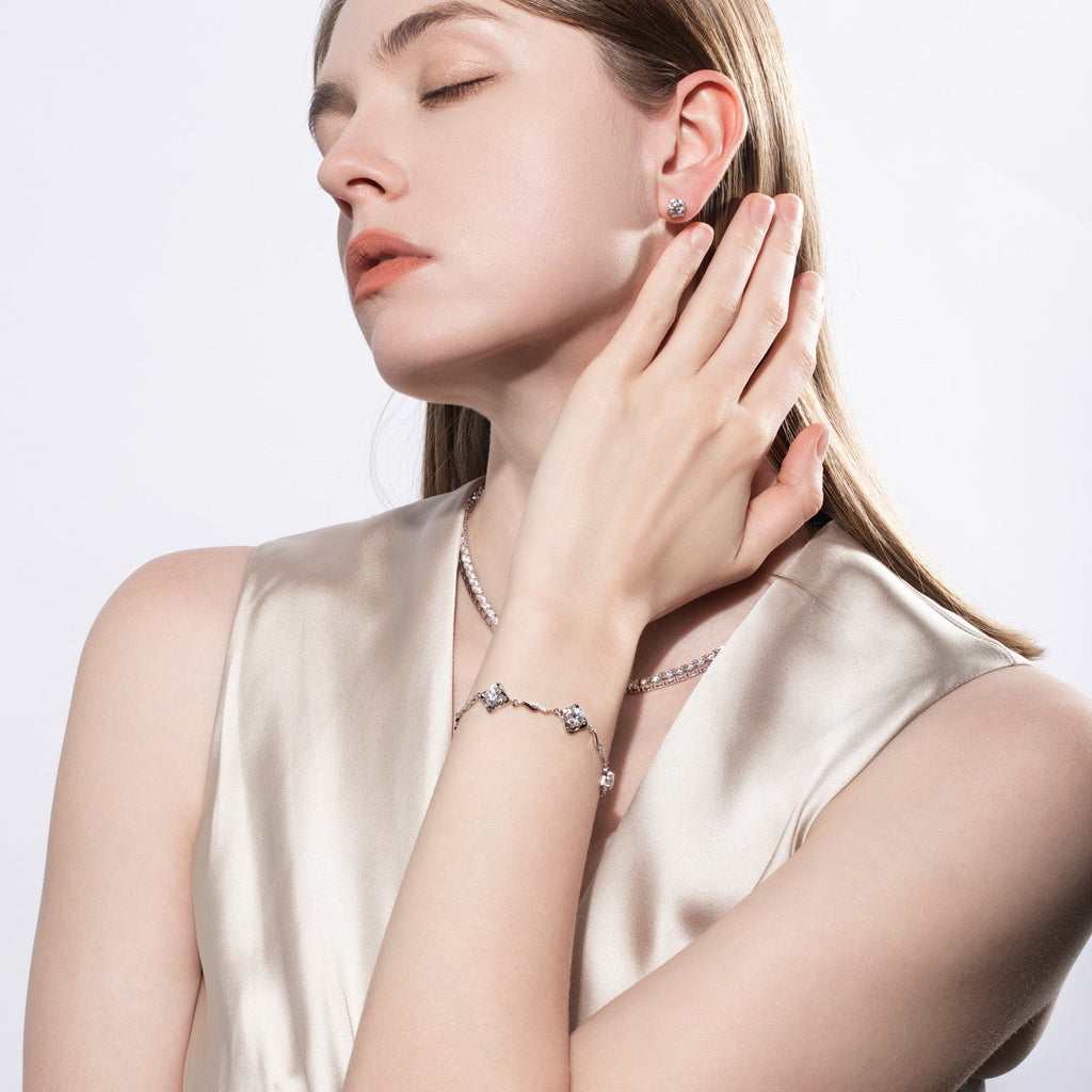 Moissanite Pinwheel Twisted Silver Adjustable Bracelet