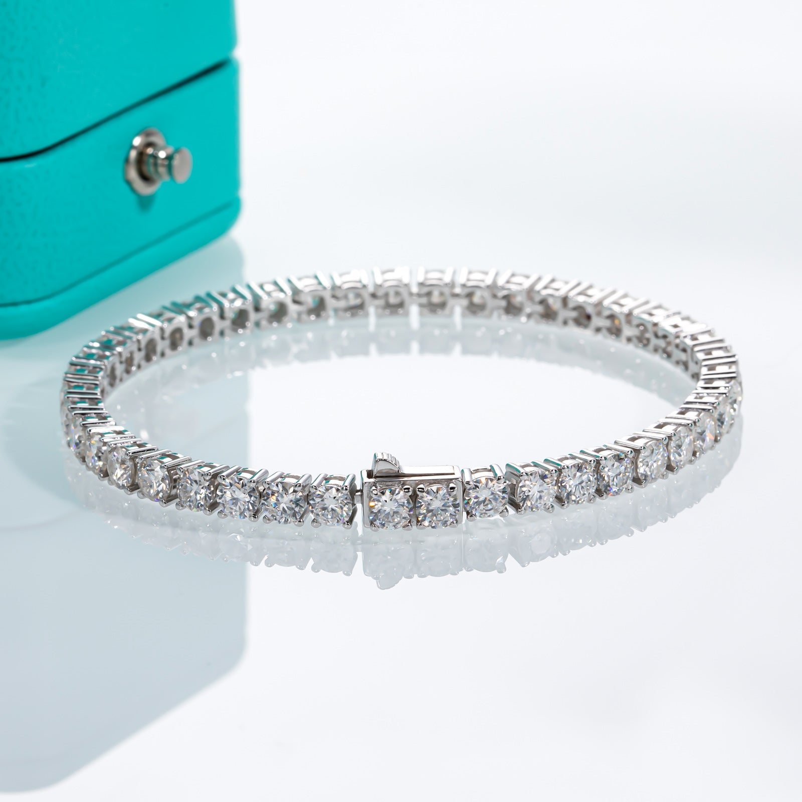 Moissanite Silver Tennis Bracelet (11.1-13.8 cttw)