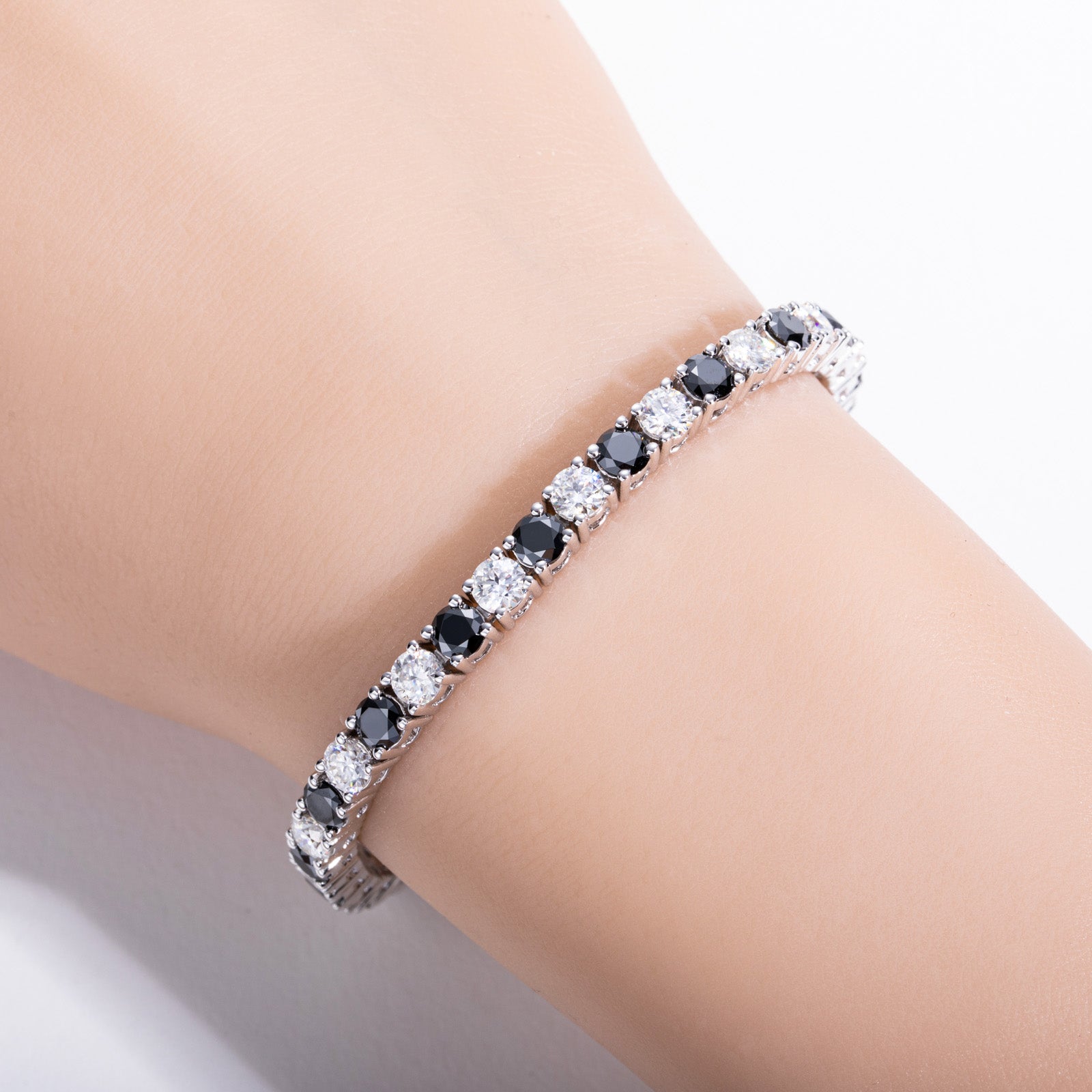 Black Round Cut Moissanite Tennis Bracelet (13.2cttw)