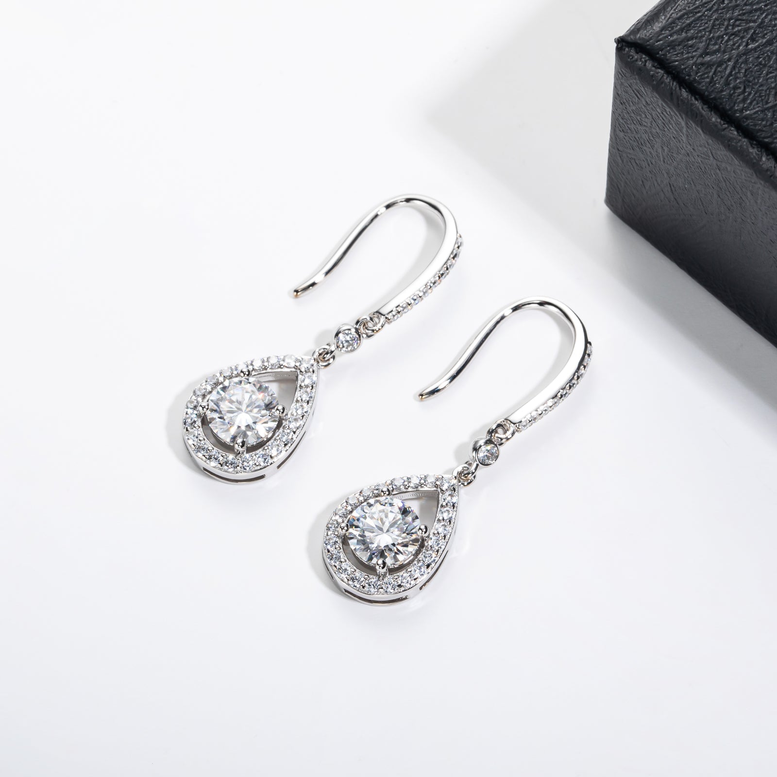 Moissanite Teardrop Dangle Earrings (1ct*2)
