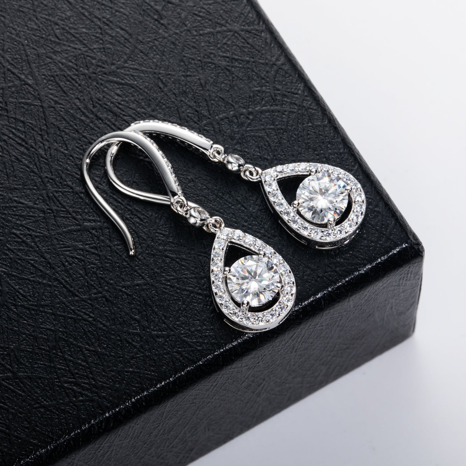 Moissanite Teardrop Dangle Earrings (1ct*2)