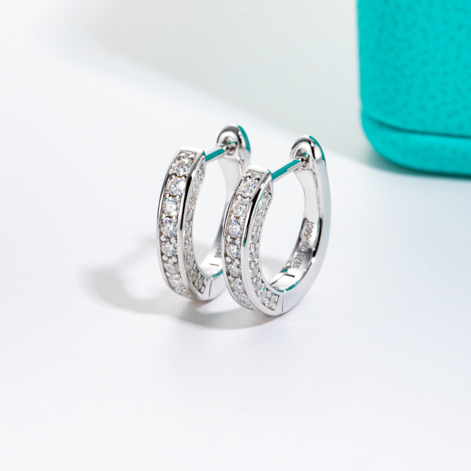 Round Cut Moissanite Hoop Earrings (0.56cttw)
