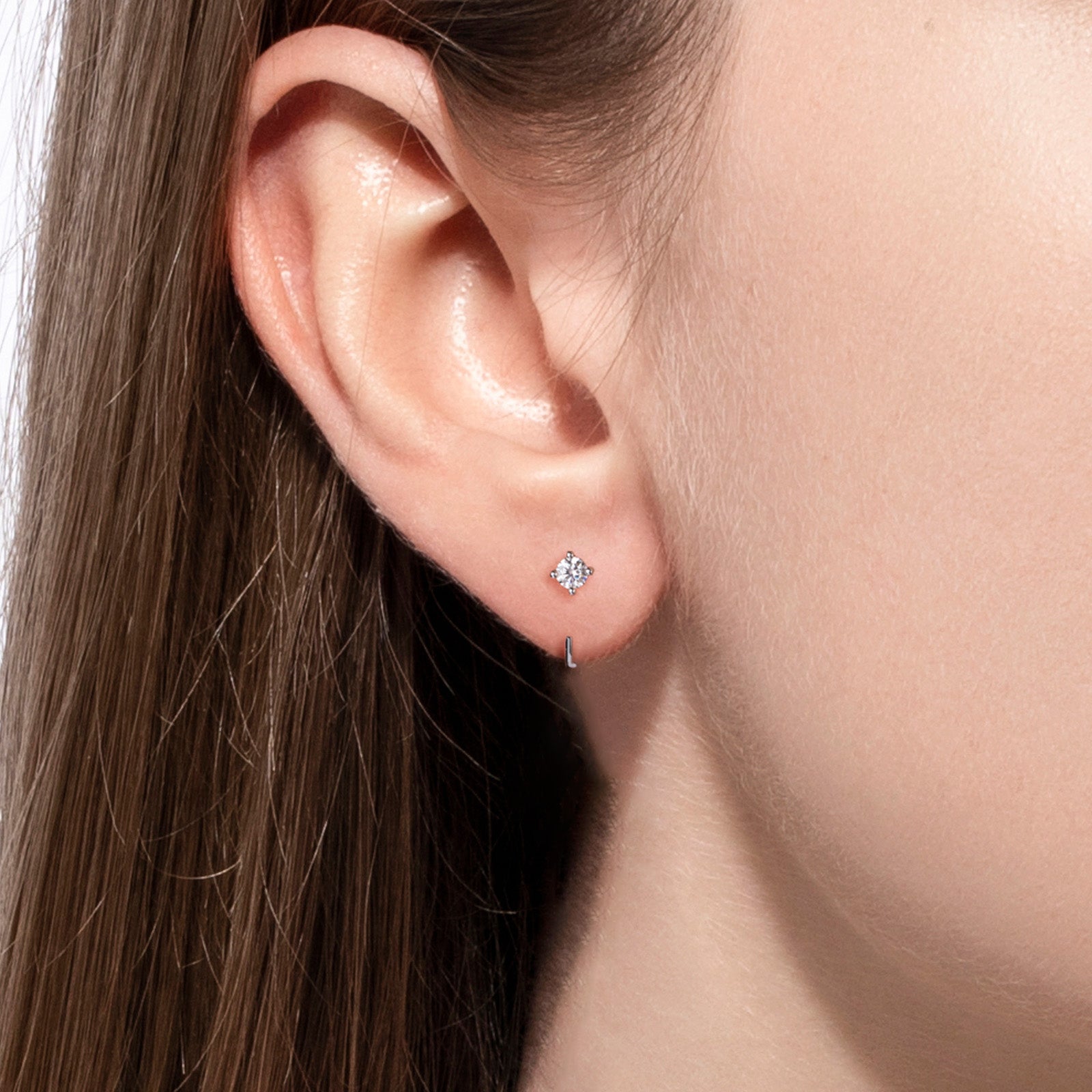 Round Cut Moissanite Hoop Earrings (0.6cttw)