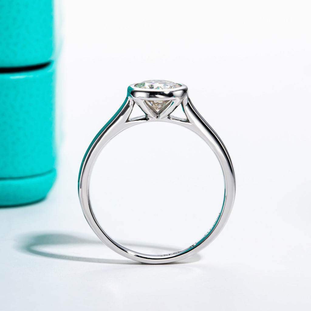 Round Cut Bezel Moissanite Engagement Ring (1 ct)