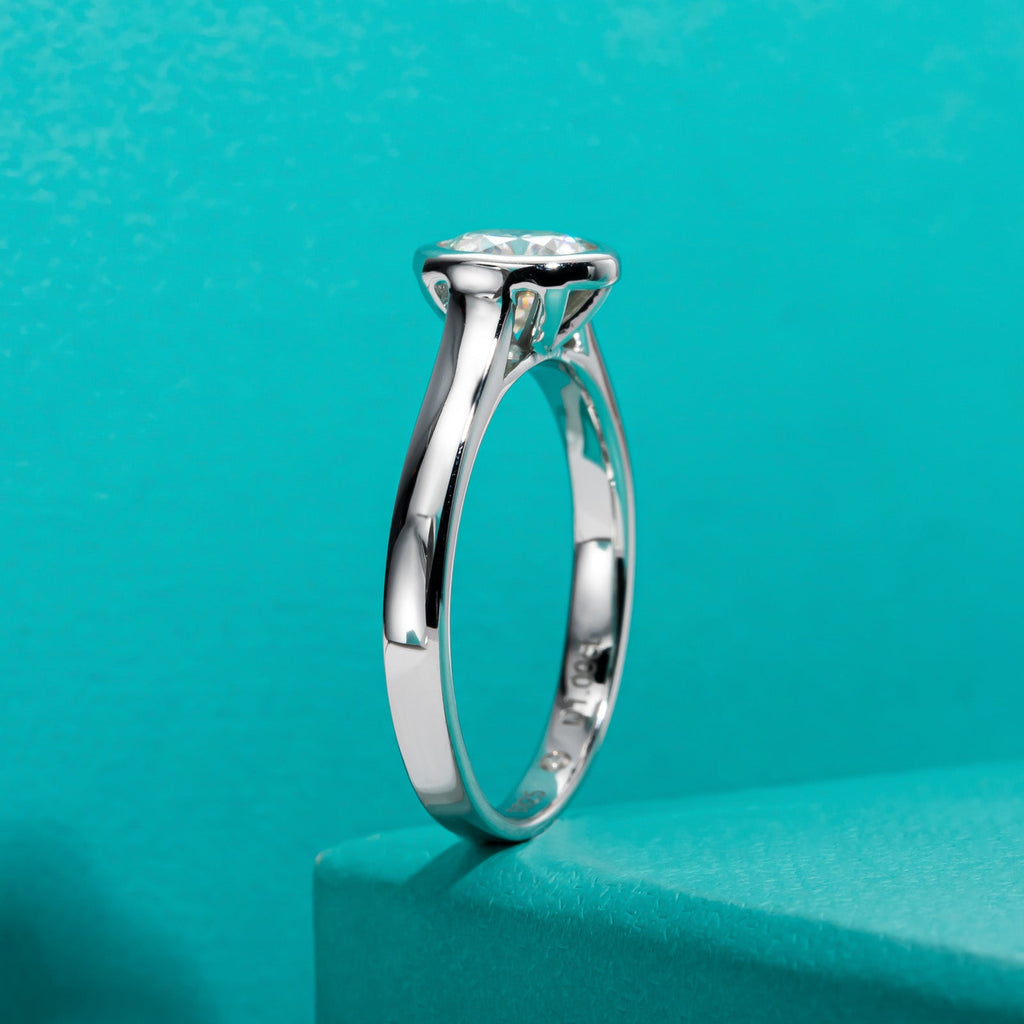 Round Cut Bezel Moissanite Engagement Ring (1 ct)