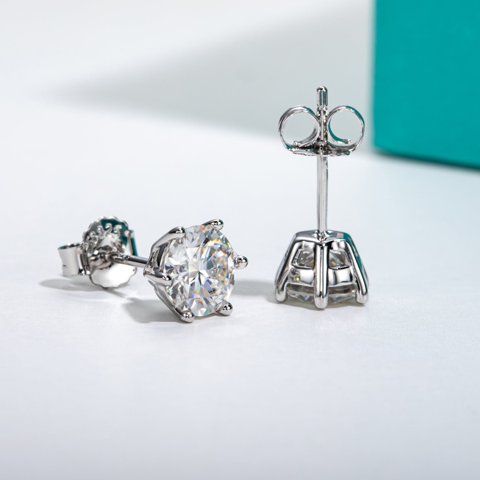 Round Cut Moissanite Stud Earrings (1/2/4/6cttw)