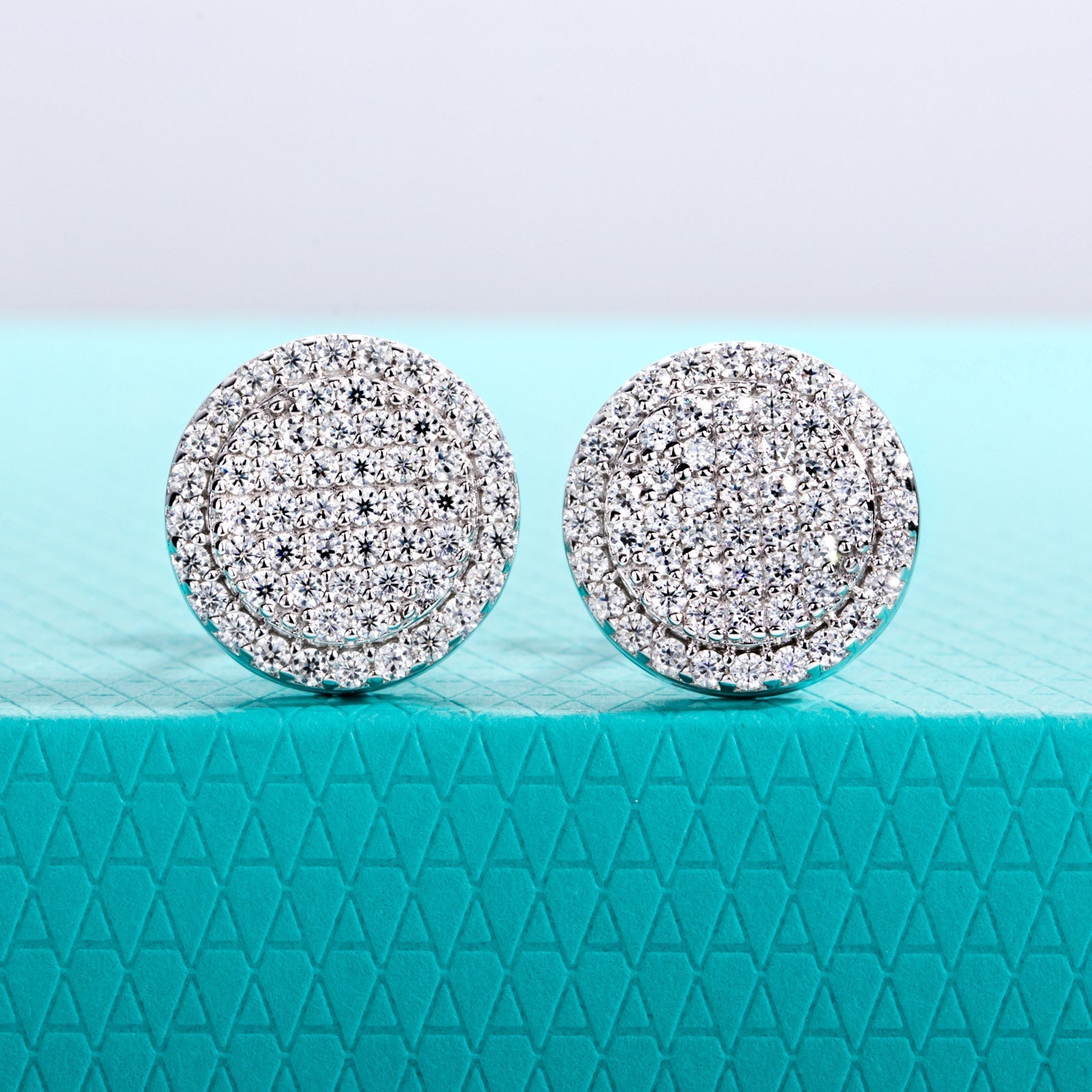 Iced Out Moissanite Round Stud Earrings (0.9cttw)