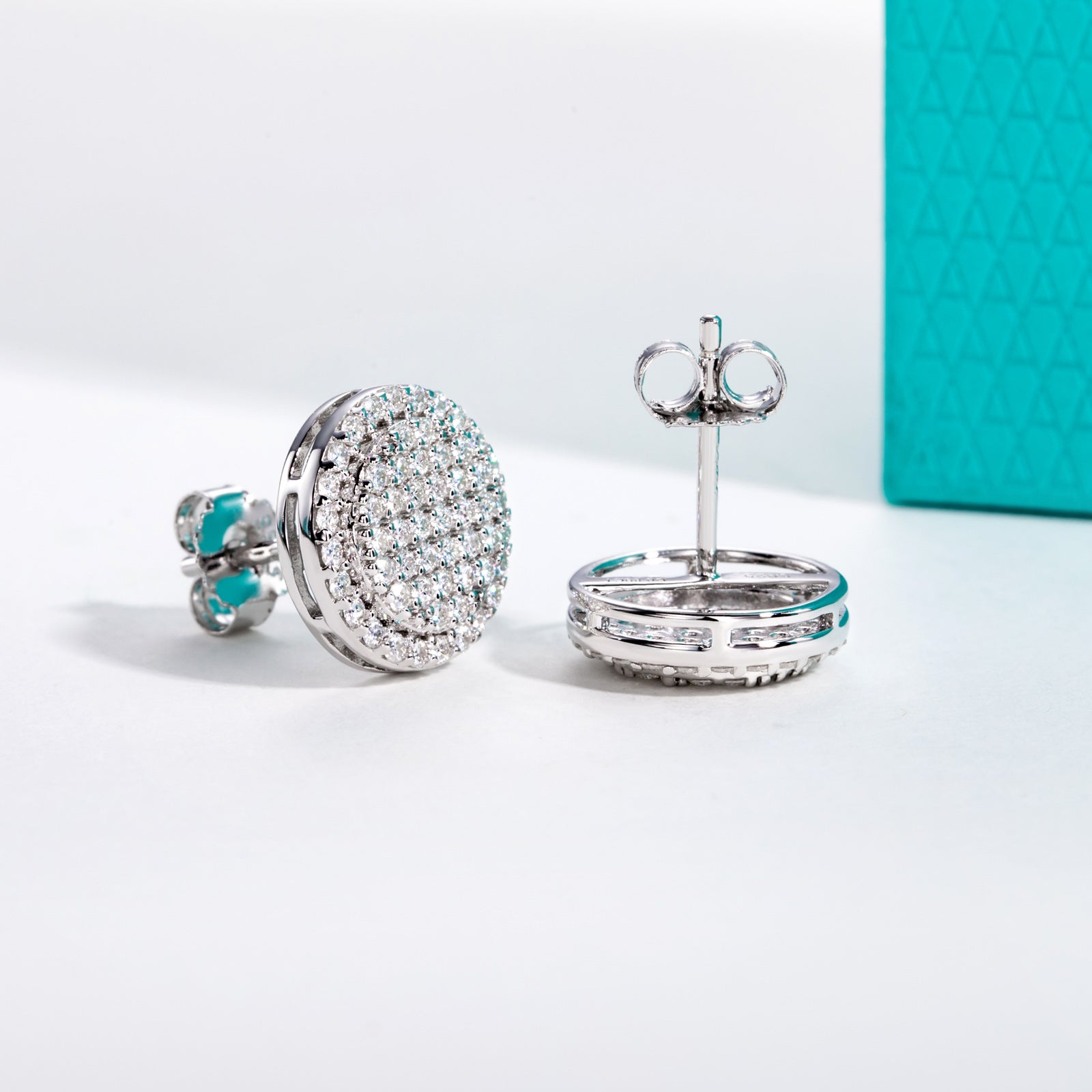 Iced Out Moissanite Round Stud Earrings (0.9cttw)