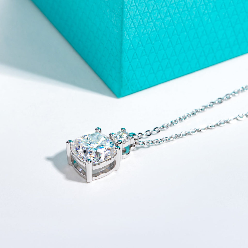 Cushion Cut Moissanite Pendant Necklace (2/2.5ct)