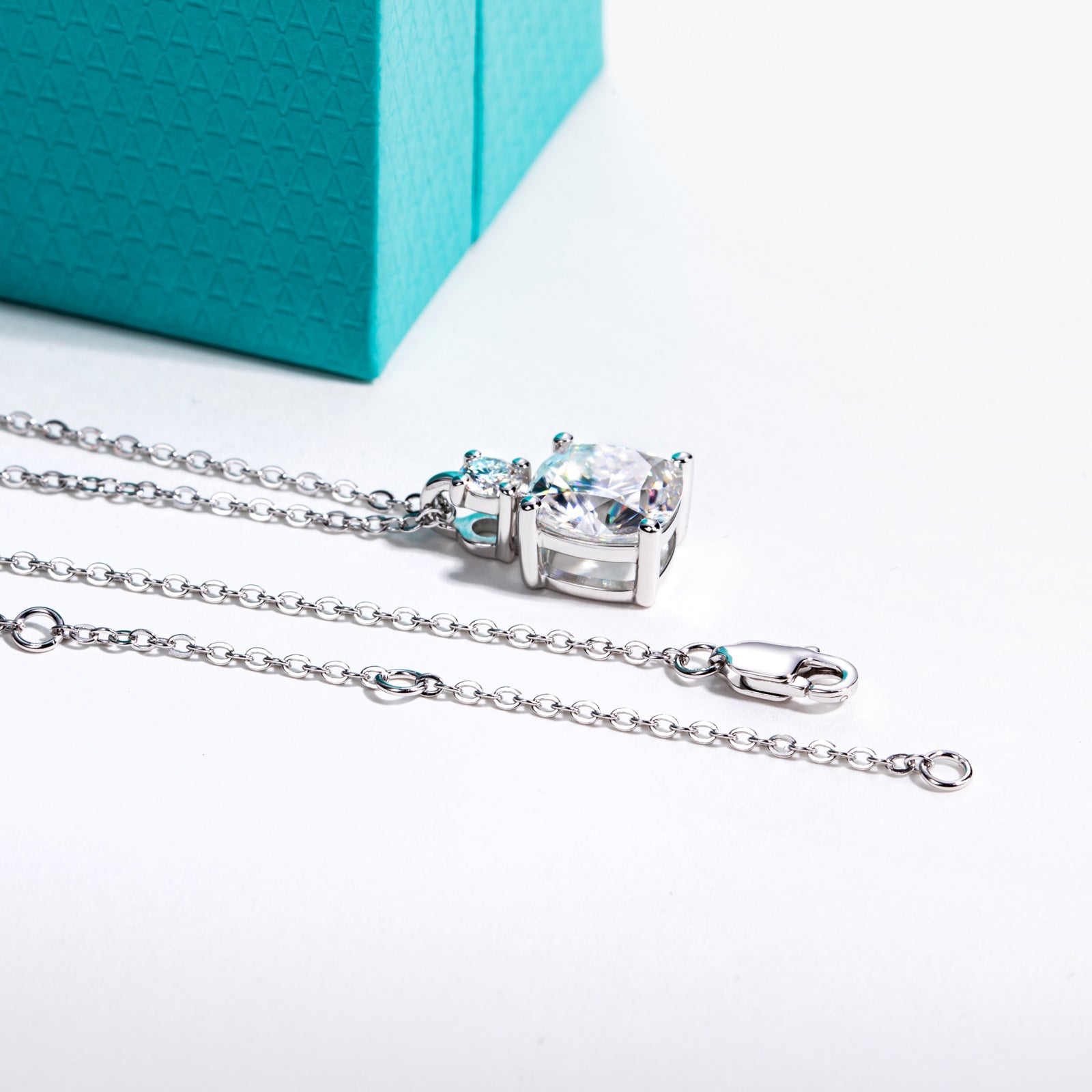 Cushion Cut Moissanite Pendant Necklace (2/2.5ct)