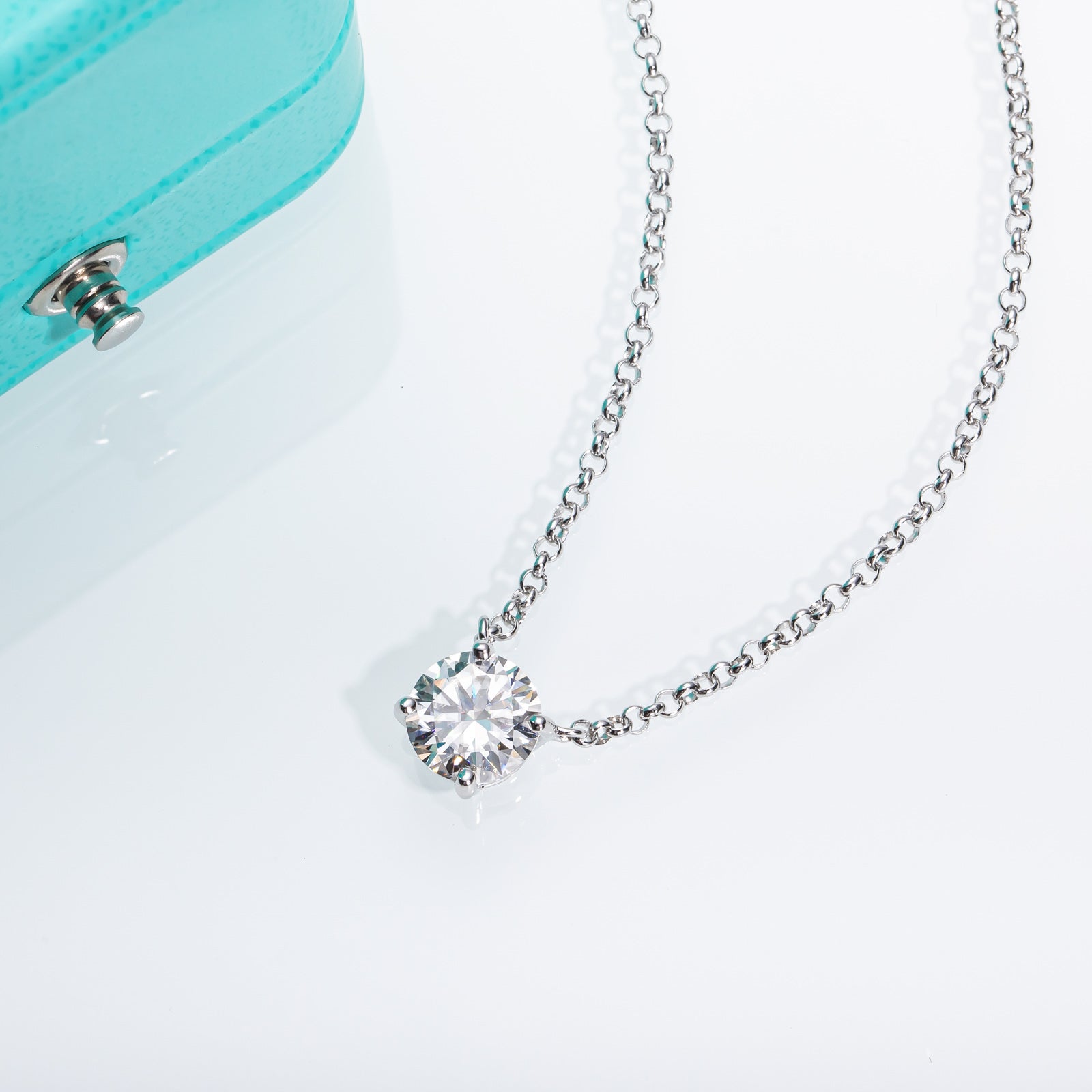 Round Cut Moissanite Pendant Necklace (1/2/3 ct)