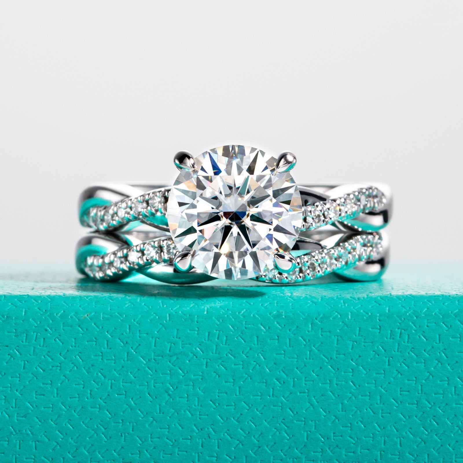 Round Cut Moissanite Engagement Ring Bridal Set (3.38 cttw)