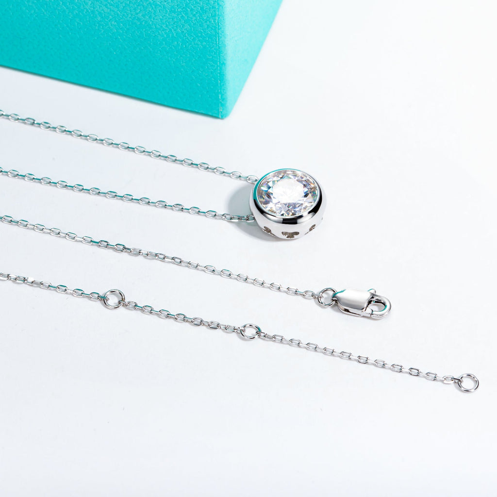 Round Cut Moissanite Pendant Necklace (0.5-5 ct)