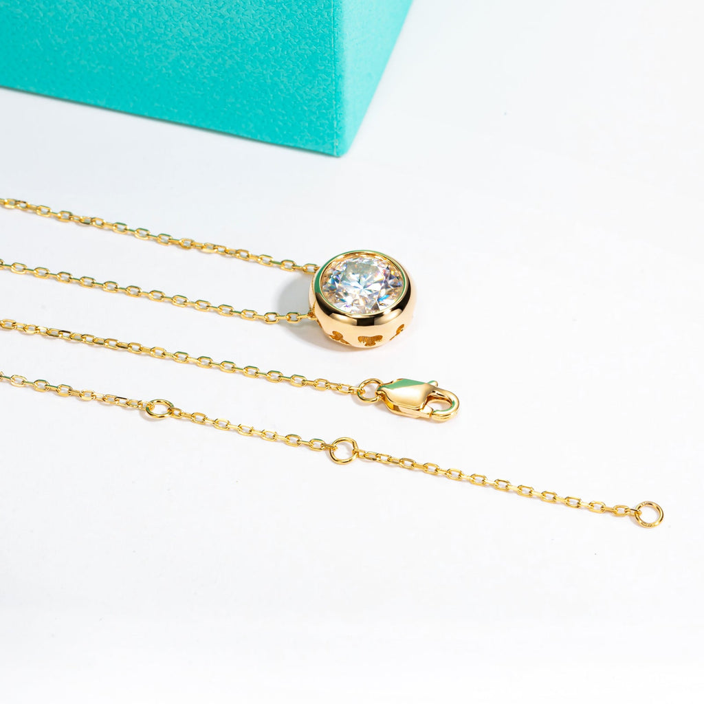 Round Cut Moissanite Pendant Necklace (0.5-5 ct)