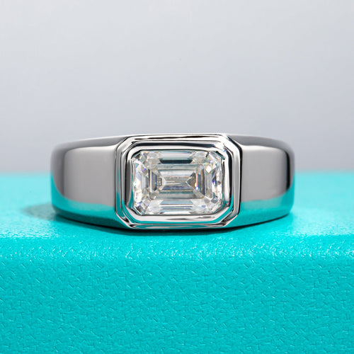 Emerald Cut Moissanite Men's Engagement Ring (2ct)