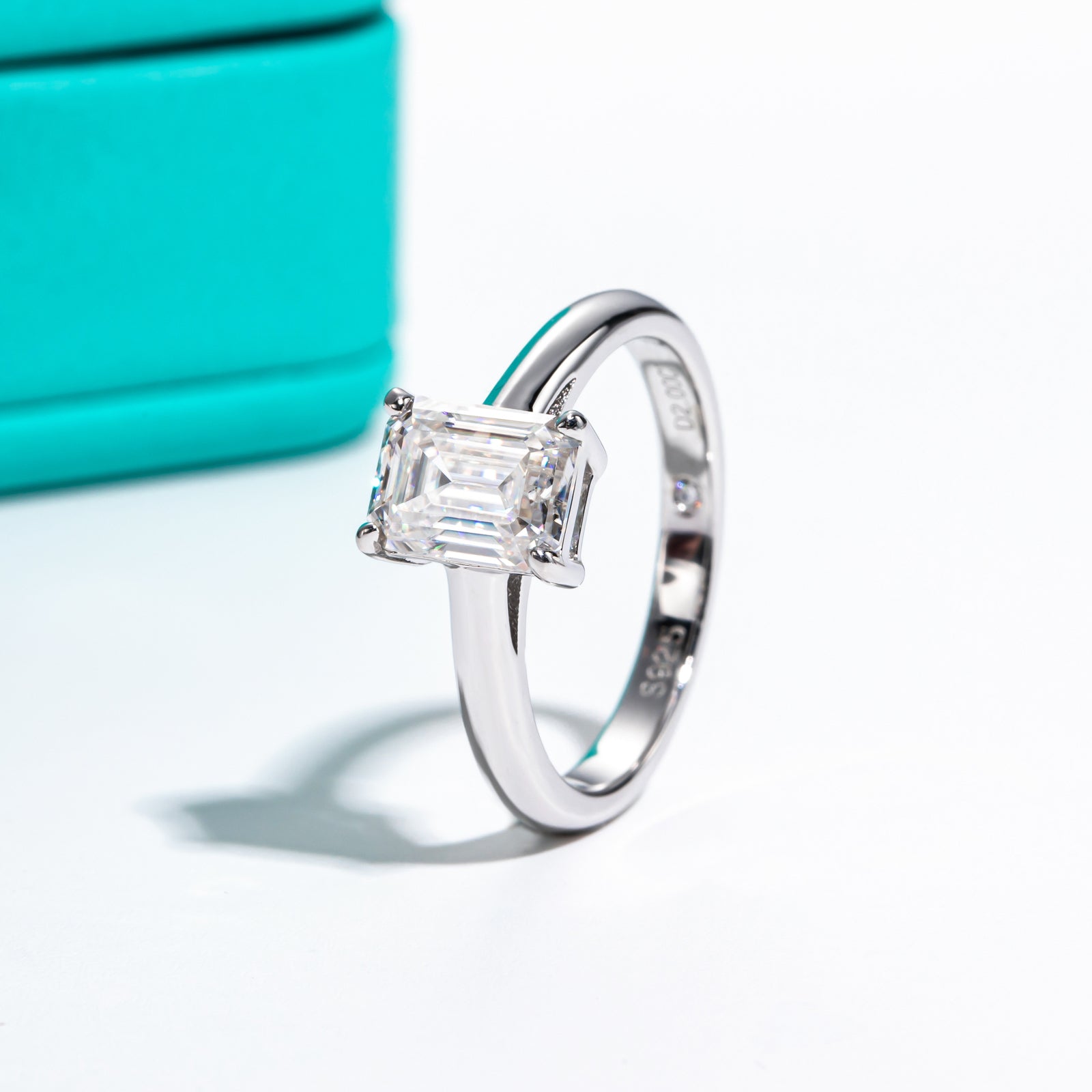 Emerald Cut Moissanite Engagement Ring (2 ct)