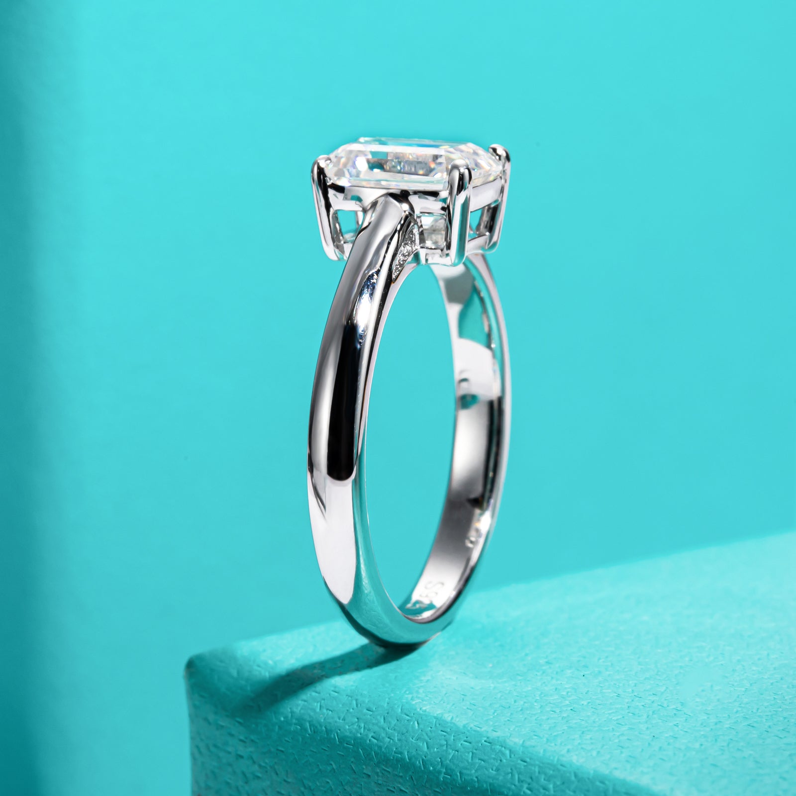 Emerald Cut Moissanite Engagement Ring (2 ct)