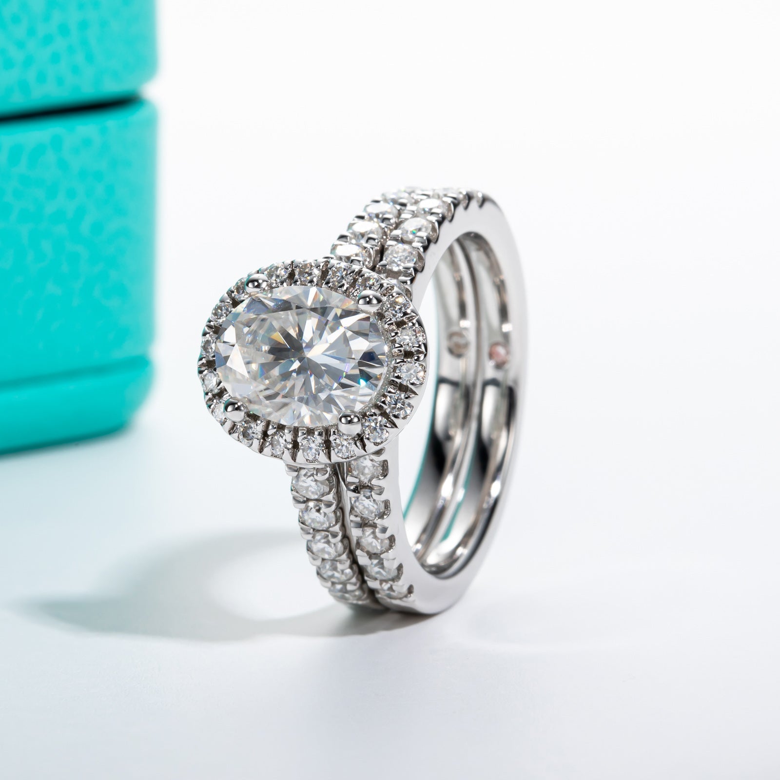 Oval Cut Halo Moissanite Engagement Ring Bridal Set (2 ct)