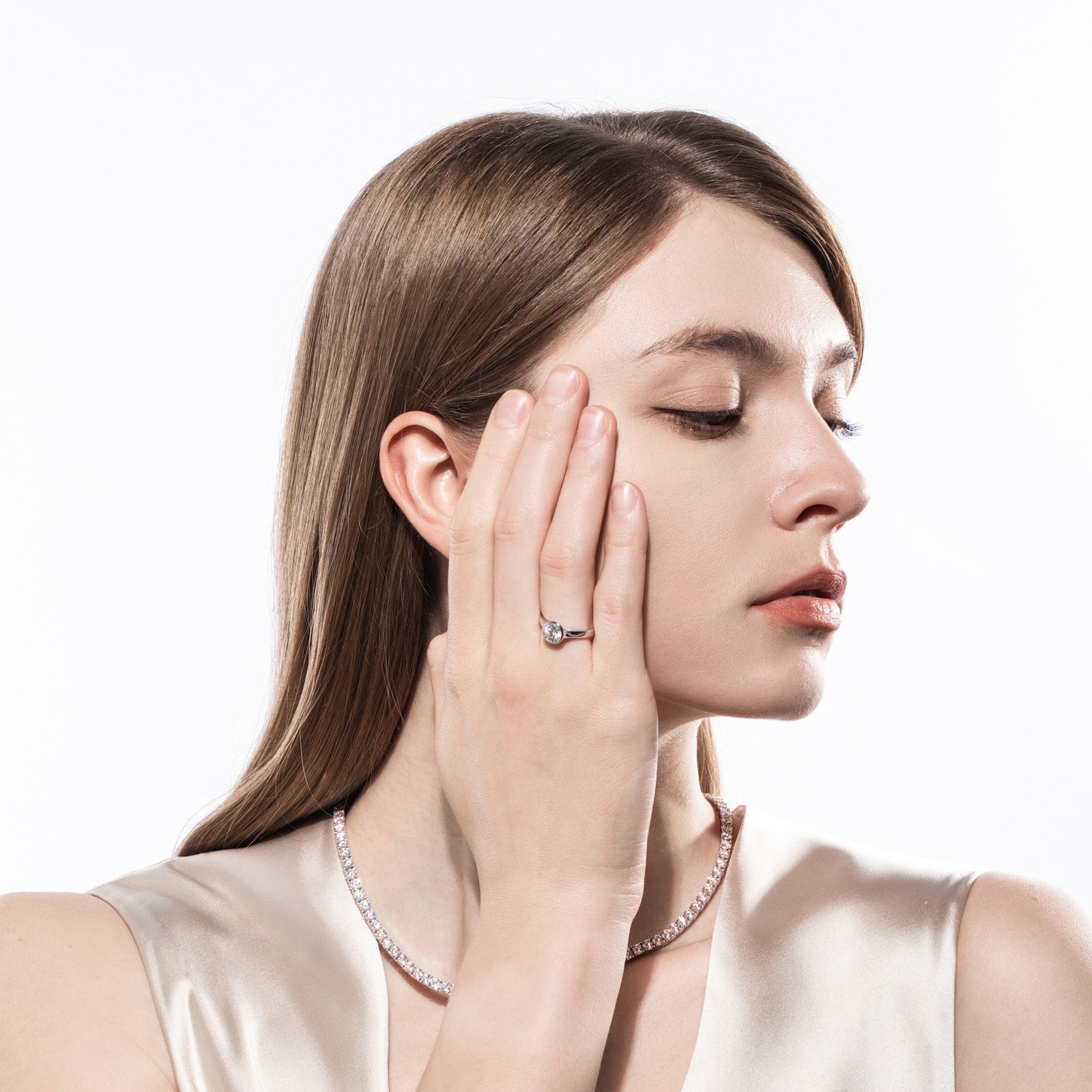 Round Cut Bezel Moissanite Engagement Ring (1 ct)