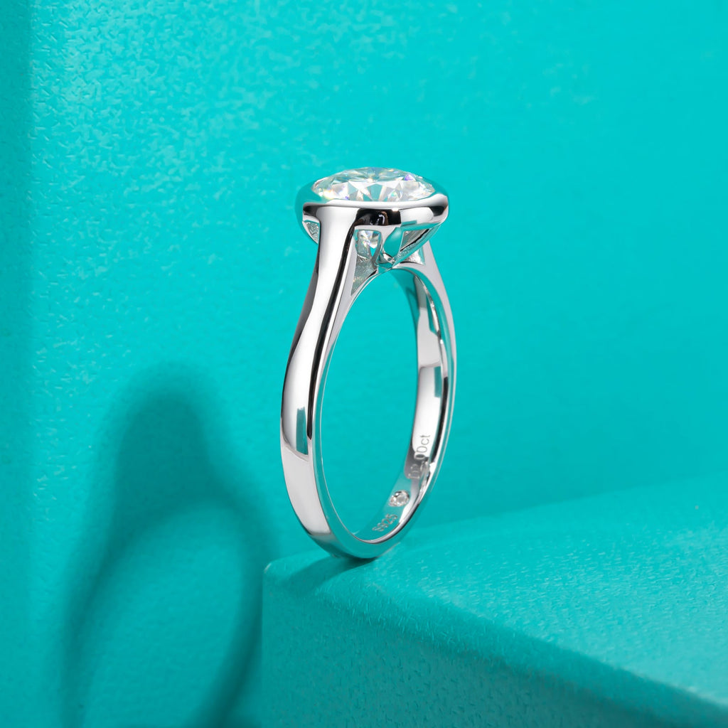 Round Cut Bezel Moissanite Engagement Ring (2ct)