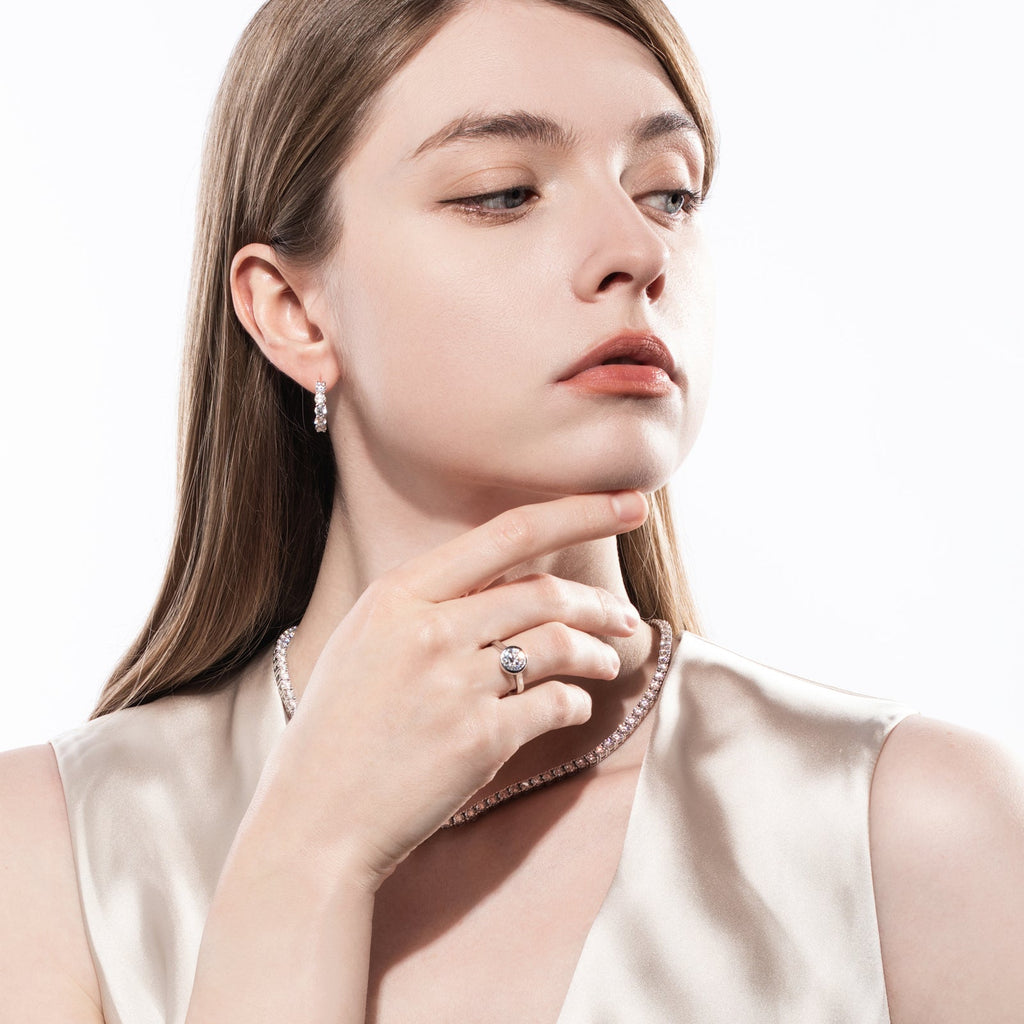 Round Cut Bezel Moissanite Engagement Ring (2ct)