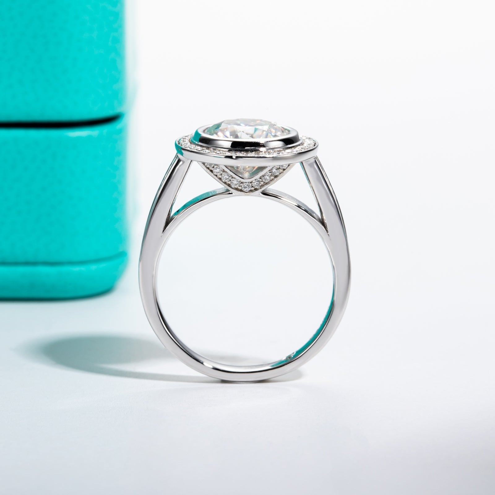 Round Cut Halo Moissanite Engagement Ring (3 ct)