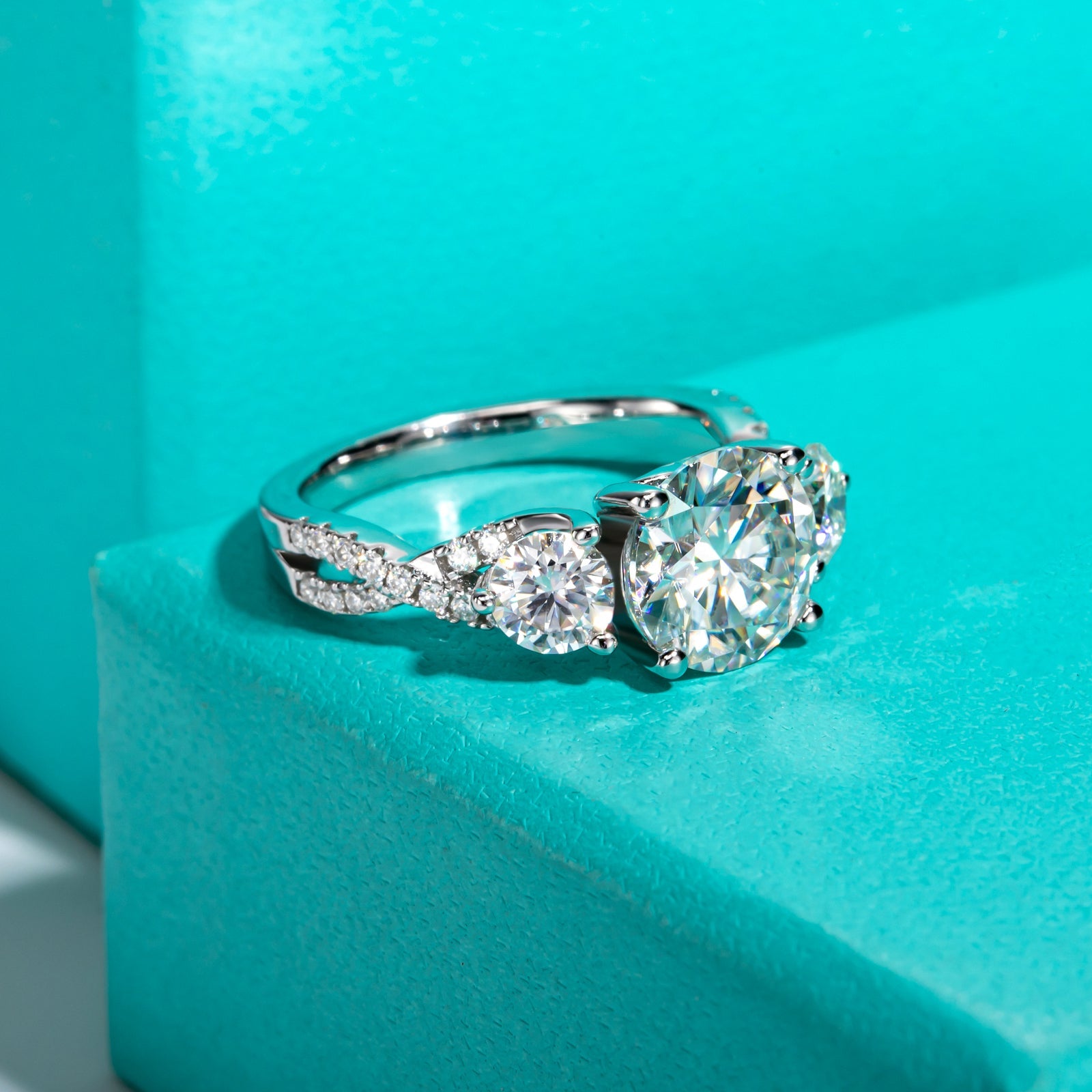 Round Cut 3 Stone Moissanite Engagement Ring (4.25cttw)